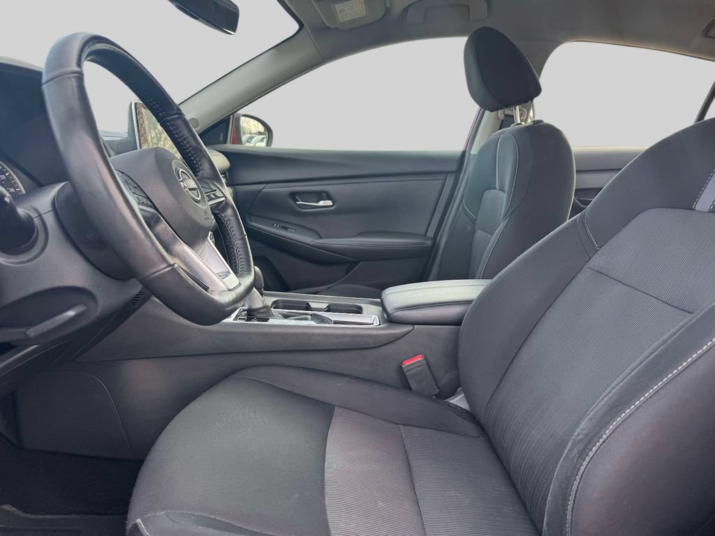 Used 2025 Nissan Sentra SV w/ All-Weather Package FWD image 13