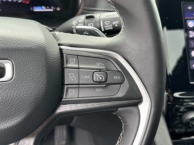 Used 2024 Jeep Grand Cherokee L Laredo AWD/4WD image 30