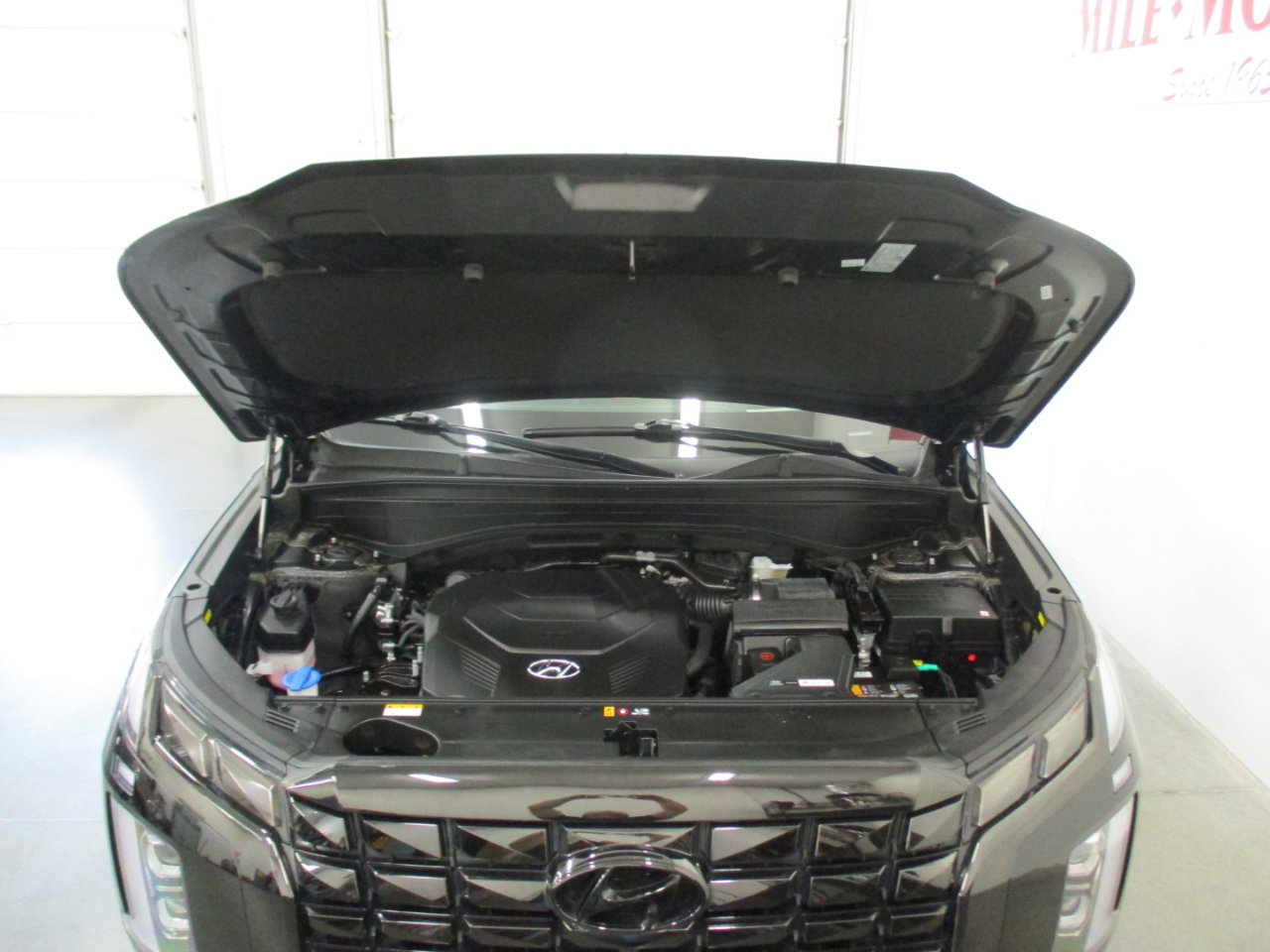 Used 2024 Hyundai Palisade Calligraphy image 32