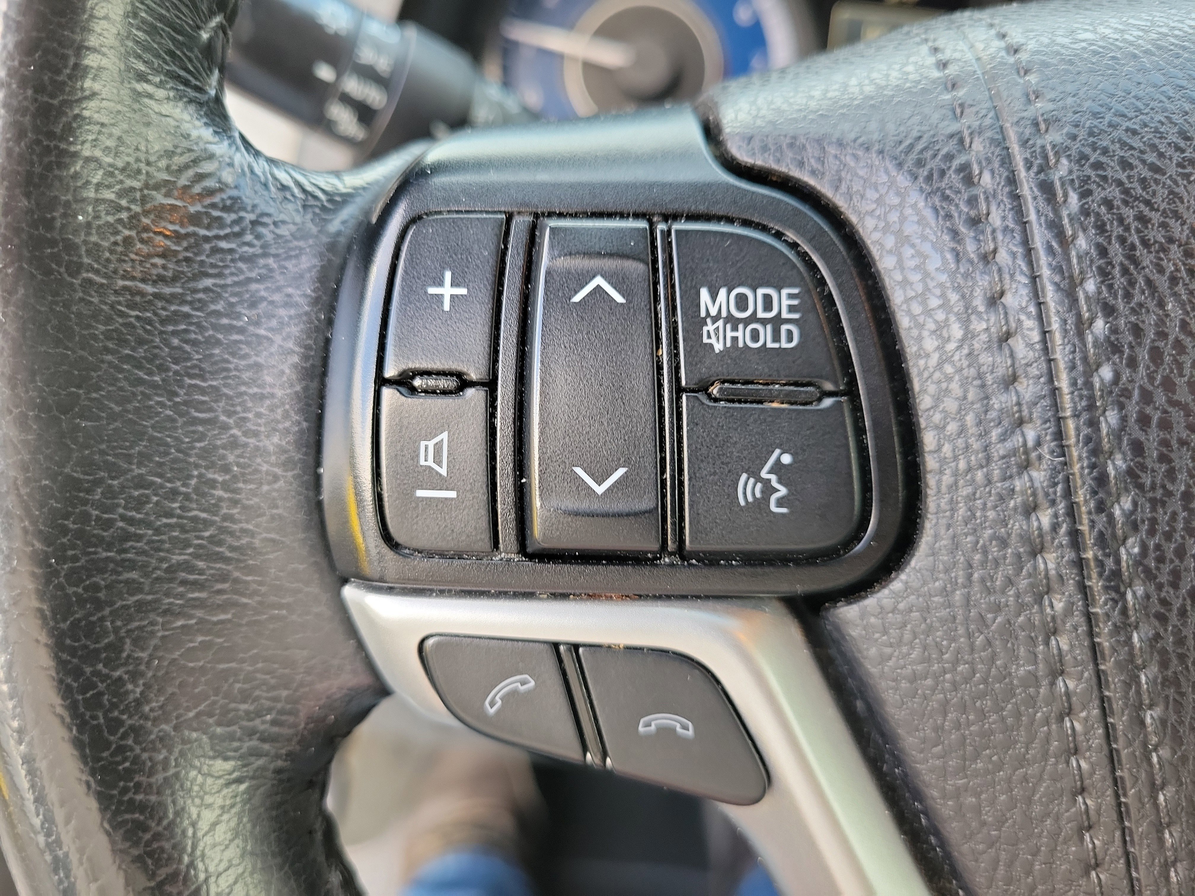 Used 2020 Toyota Sienna XLE image 35