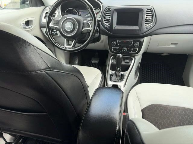 Used 2021 Jeep Compass Latitude w/ Convenience Group FWD image 34