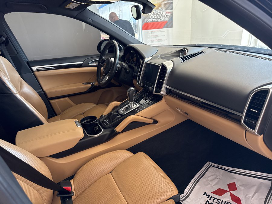 Used 2018 Porsche Cayenne Platinum Edition AWD/4WD image 19