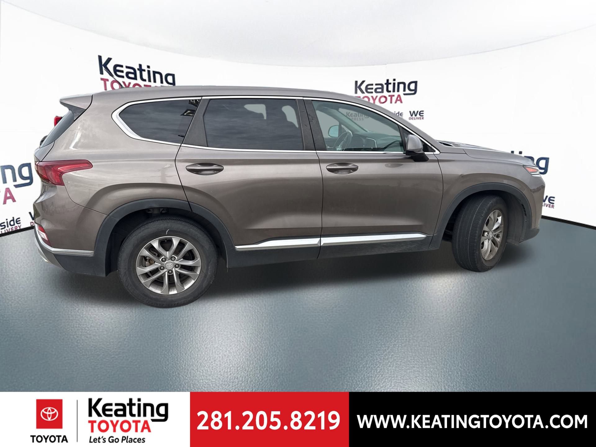 Used 2019 Hyundai Santa Fe SE image 2