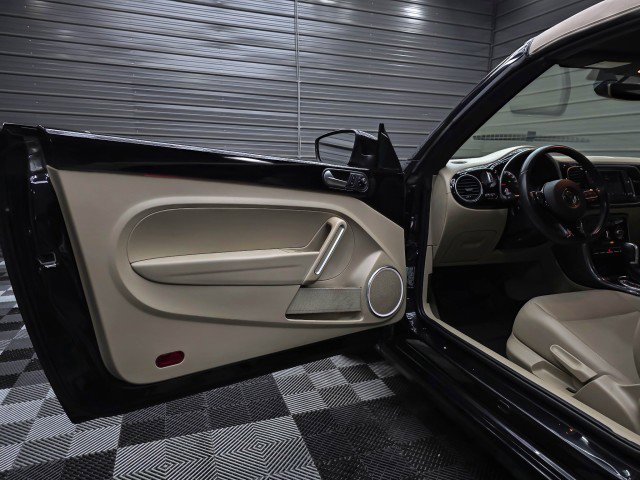 Used 2018 Volkswagen Beetle 2.0T S w/ Style & Comfort Package FWD image 31
