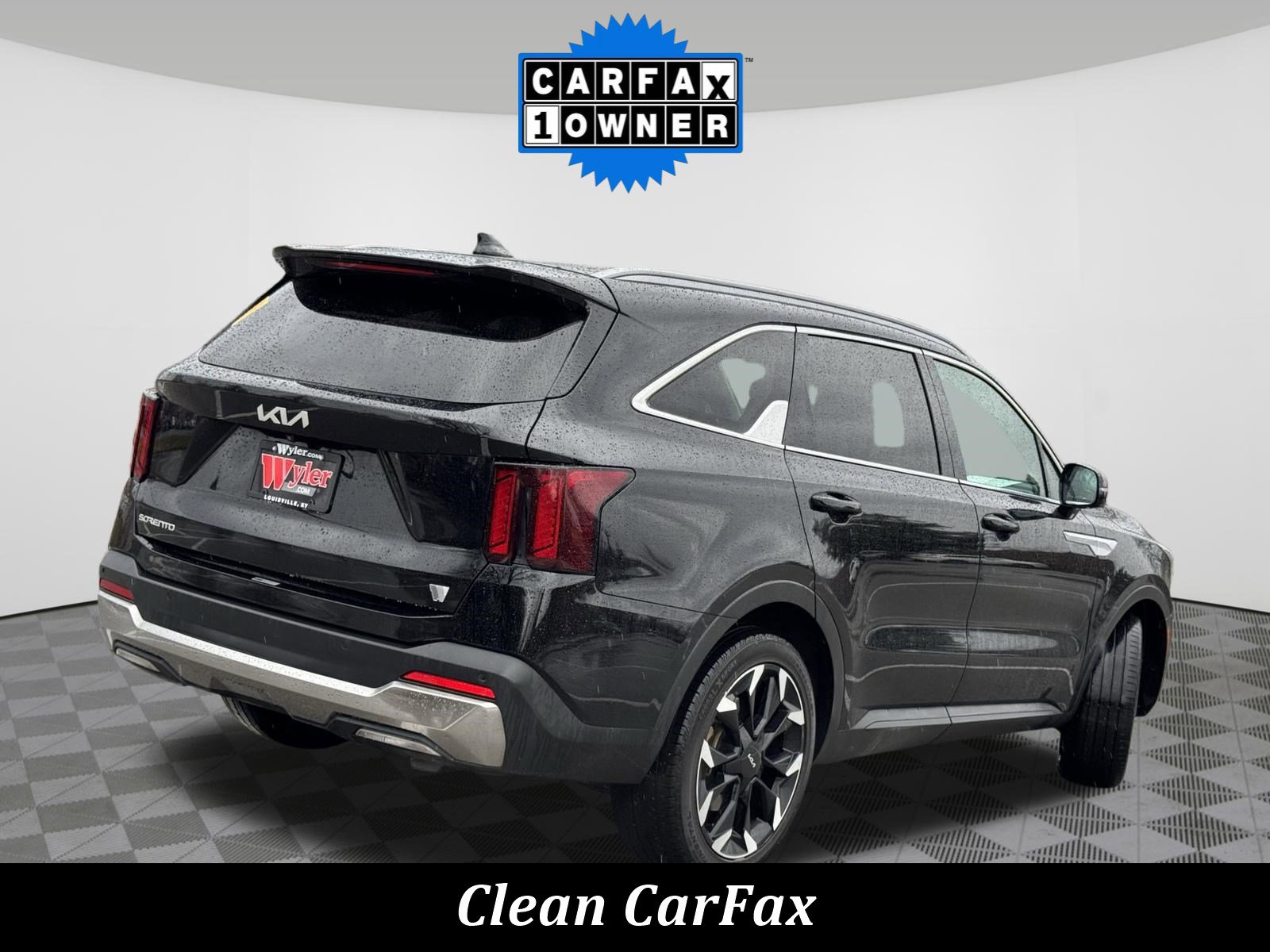 Used 2024 Kia Sorento EX image 3