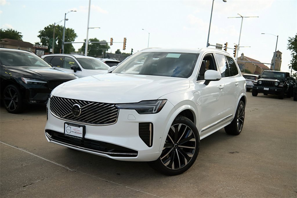 New 2026 Volvo XC90 T8 Plus image 1