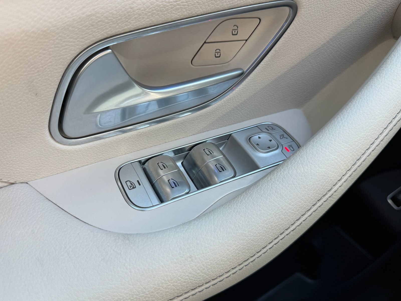 Used 2024 Mercedes-Benz GLS 450 4MATIC image 24