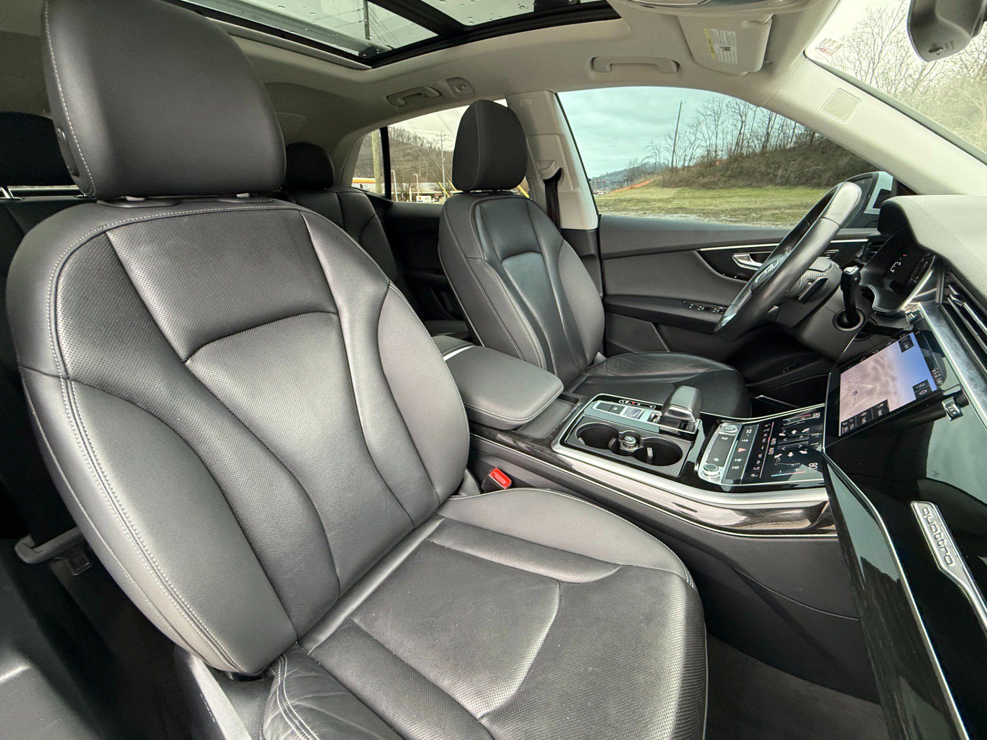 Used 2019 Audi Q8 Premium Plus w/ Premium Plus image 17