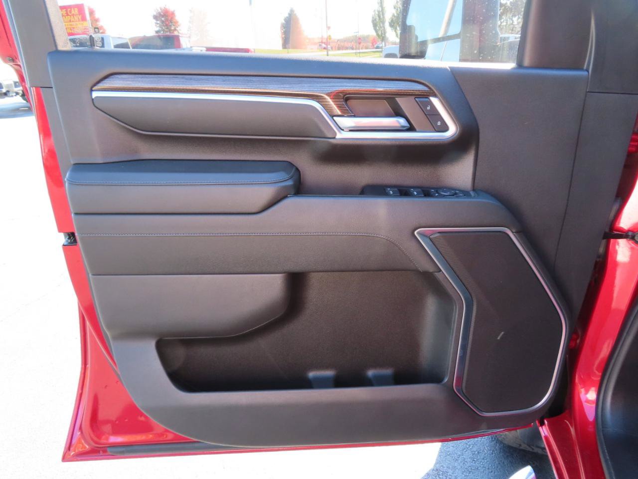 Used 2024 Chevrolet Silverado 2500 LT AWD/4WD image 29