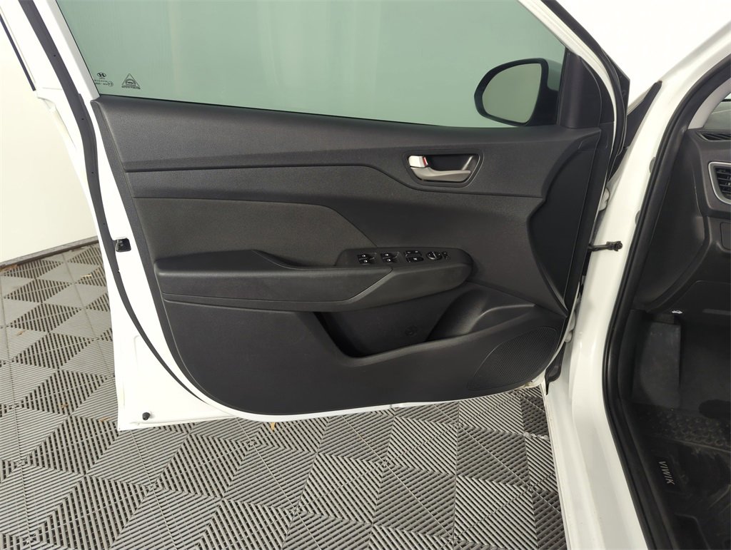 Used 2021 Hyundai Accent SE image 18