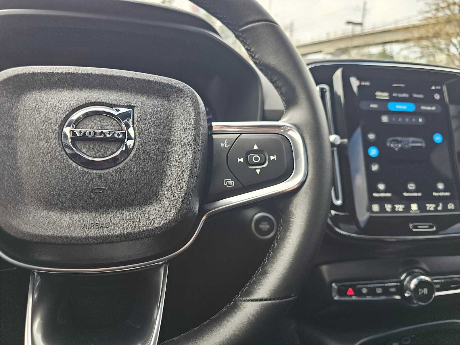 Certified 2026 Volvo XC40 B5 Ultra w/ Climate Package image 33