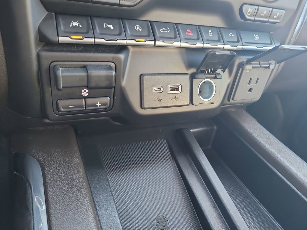 Used 2022 Chevrolet Silverado 1500 LTZ w/ LTZ Premium Package image 26