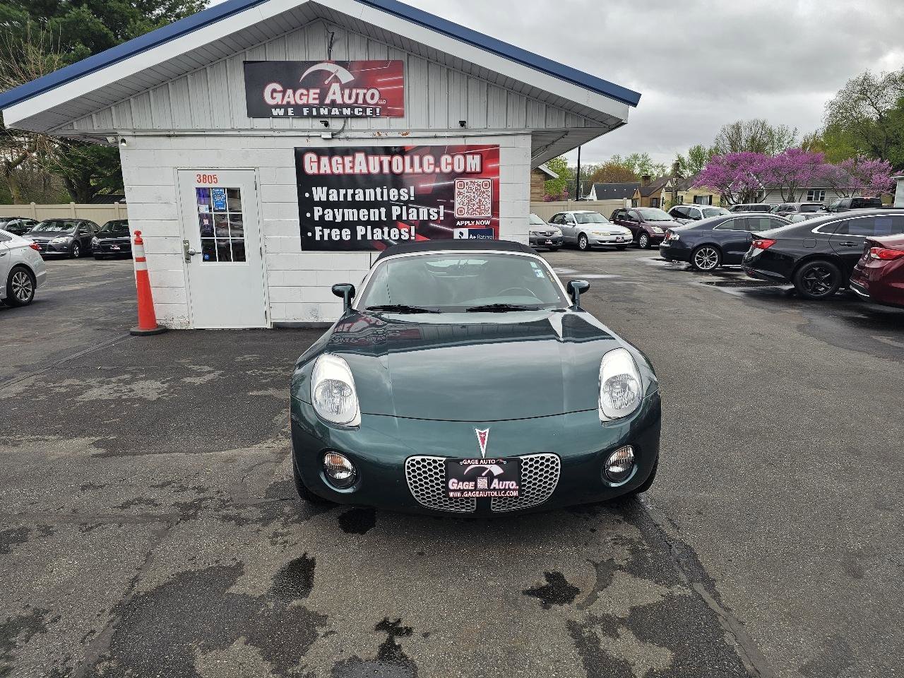 Used 2006 Pontiac Solstice Convertible w/ Premium Package image 2