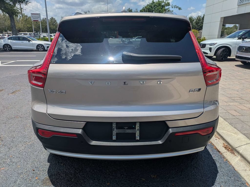 Certified 2023 Volvo XC40 B5 Plus w/ Protection Package Premier AWD/4WD image 5