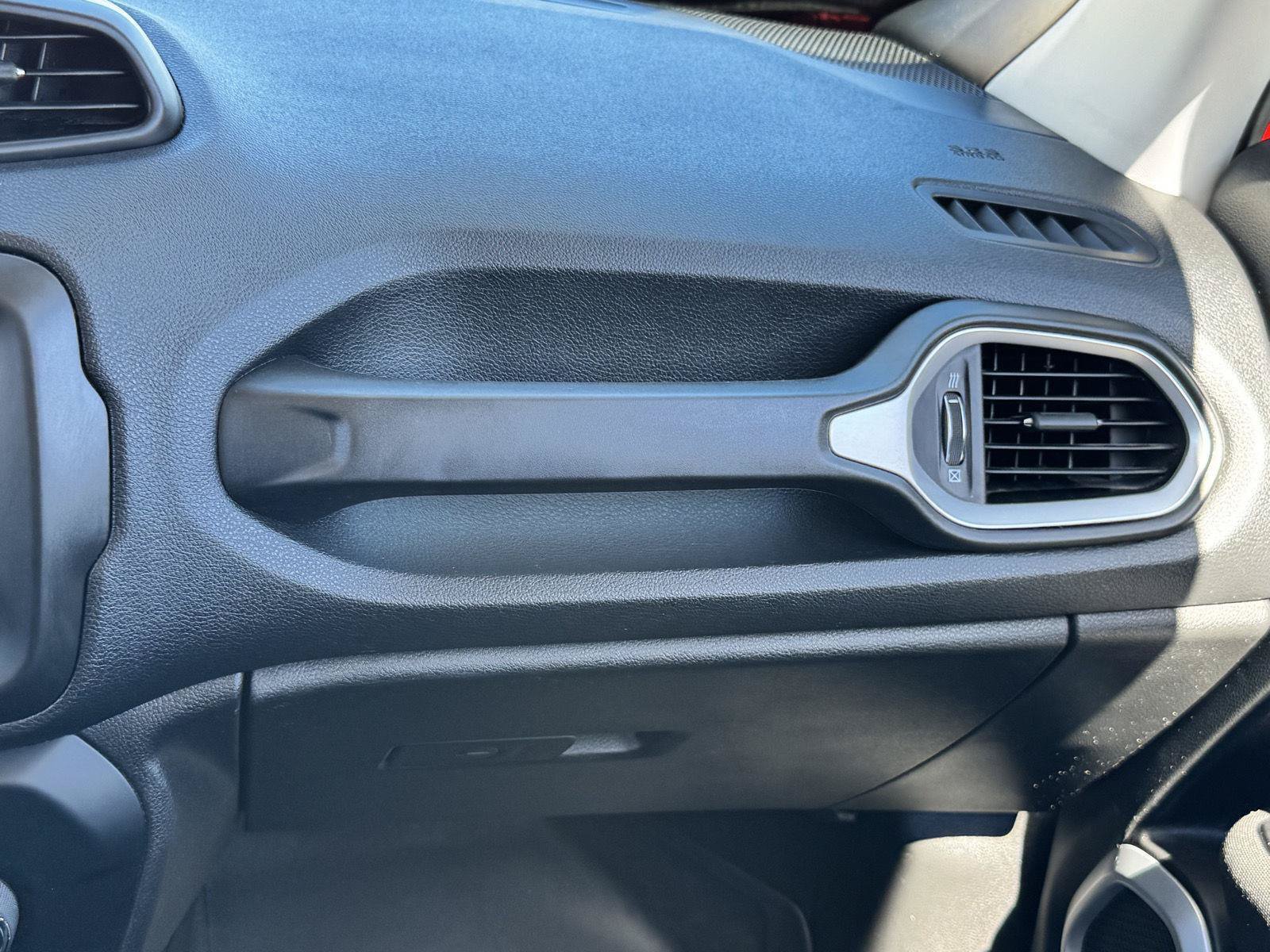Used 2020 Jeep Renegade Sport FWD image 20