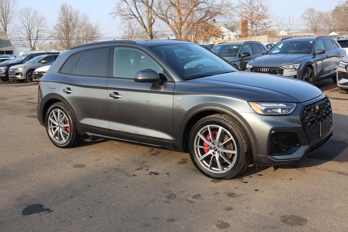 Used 2024 Audi Q5 e Premium Plus image 3