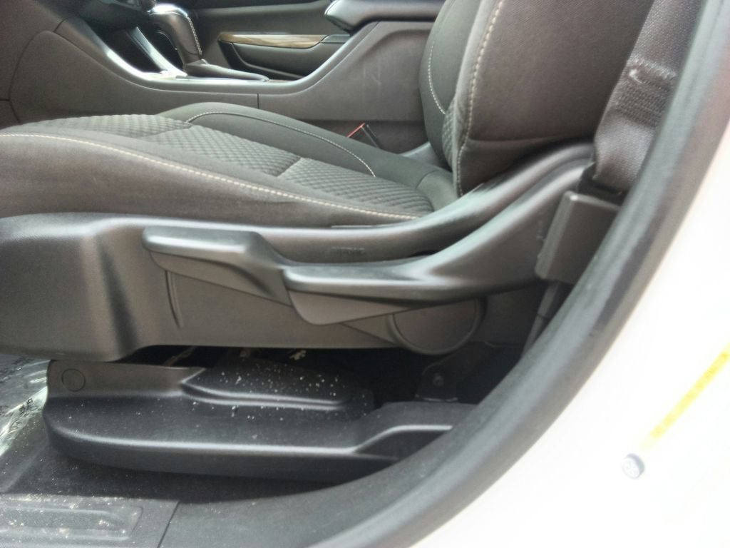 Used 2019 GMC Acadia SLE FWD image 19