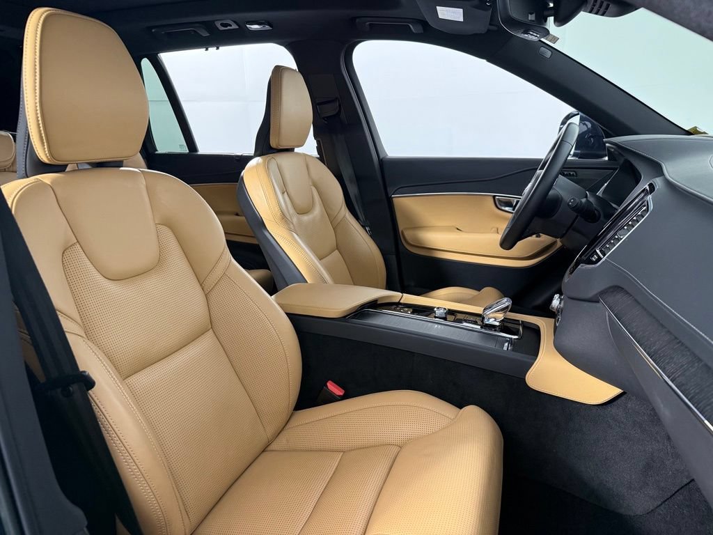 Used 2023 Volvo XC90 B6 Ultimate w/ Protection Package AWD/4WD image 16