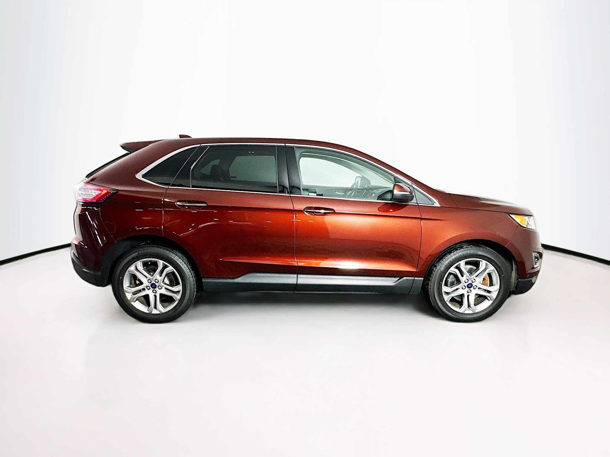 Used 2015 Ford Edge Titanium w/ Equipment Group 302A AWD/4WD image 10