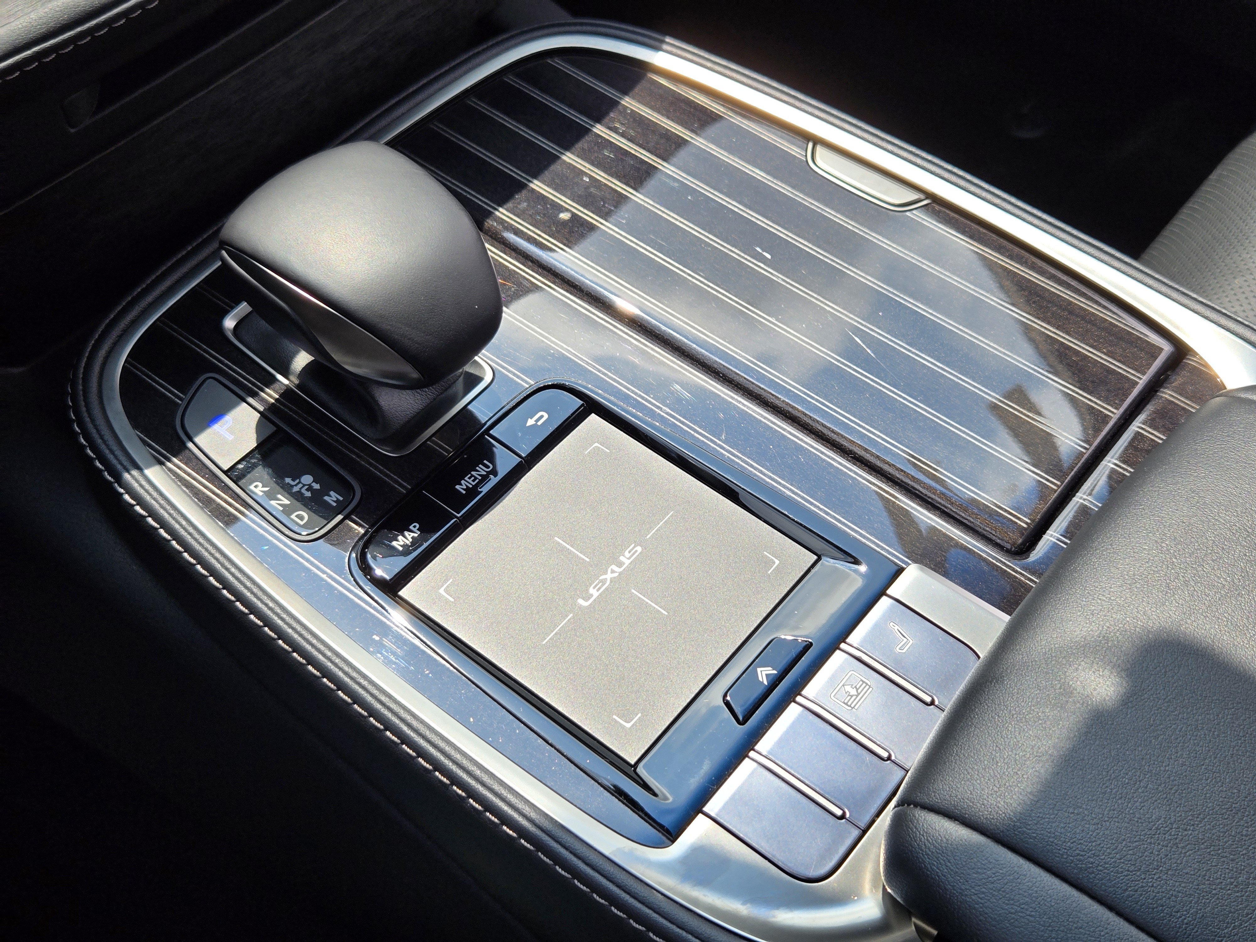 Used 2019 Lexus LS 500 w/ Accessory Package (Z1) RWD image 23