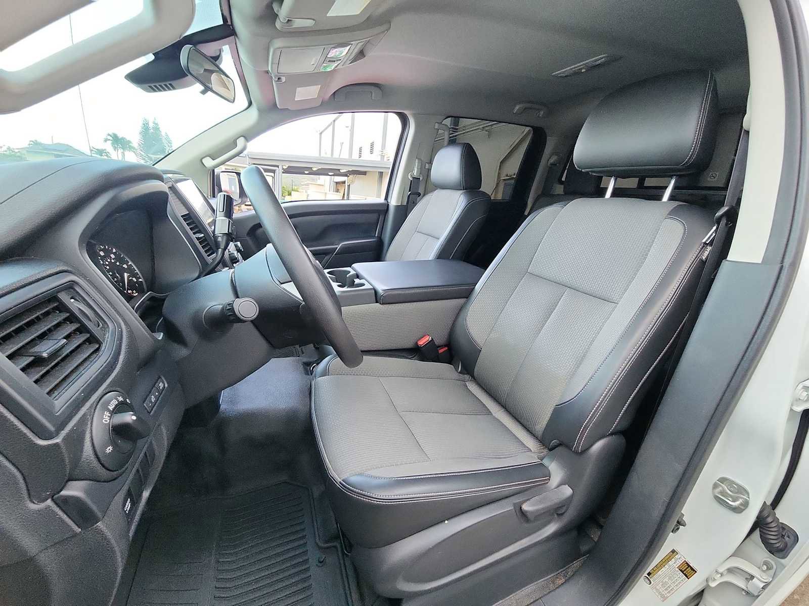 Used 2021 Nissan Titan S w/ S Utility Package image 12