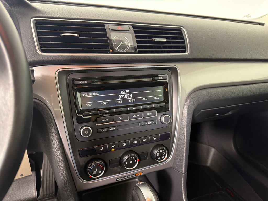 Used 2014 Volkswagen Passat 1.8T Wolfsburg Edition FWD image 15