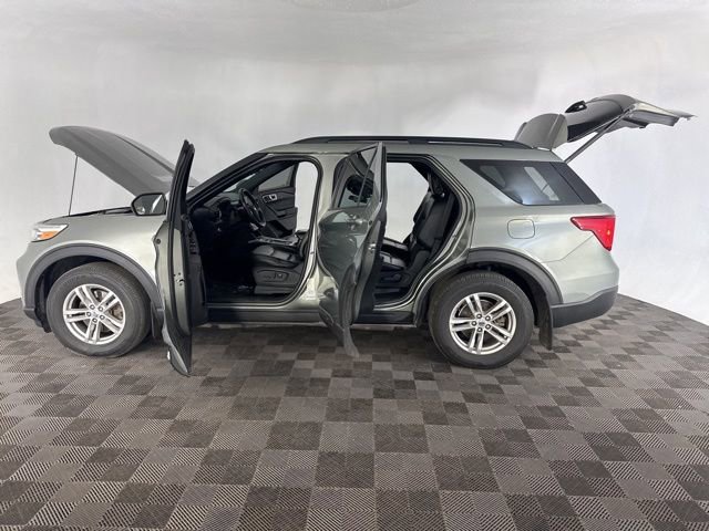 Used 2020 Ford Explorer XLT w/ Equipment Group 202A image 9