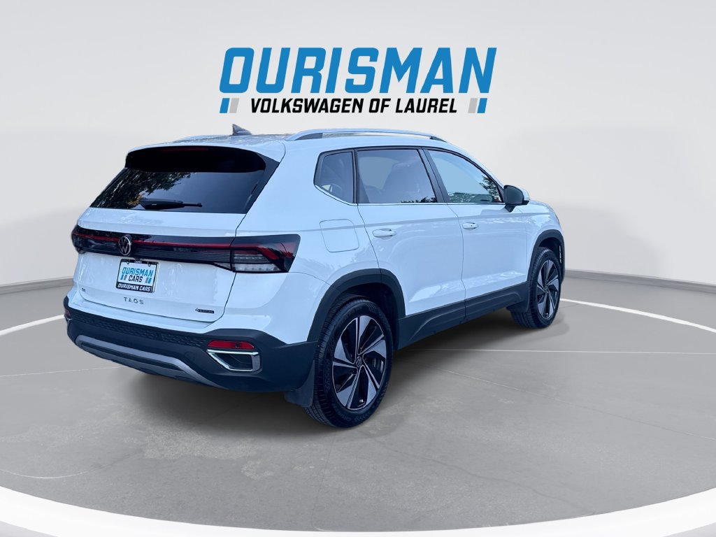 Used 2025 Volkswagen Taos SE w/ Panoramic Sunroof Package AWD/4WD image 8