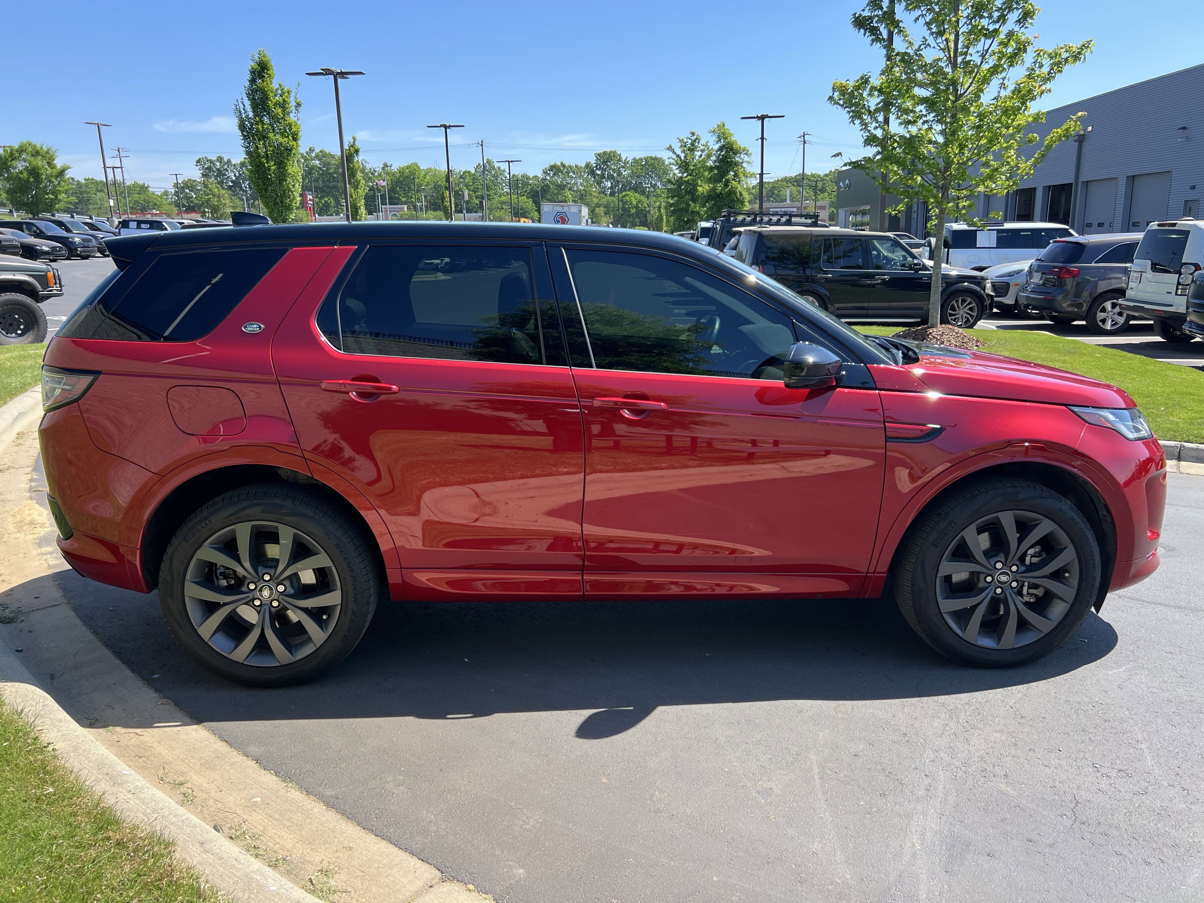 Used 2023 Land Rover Discovery Sport SE R-Dynamic image 8