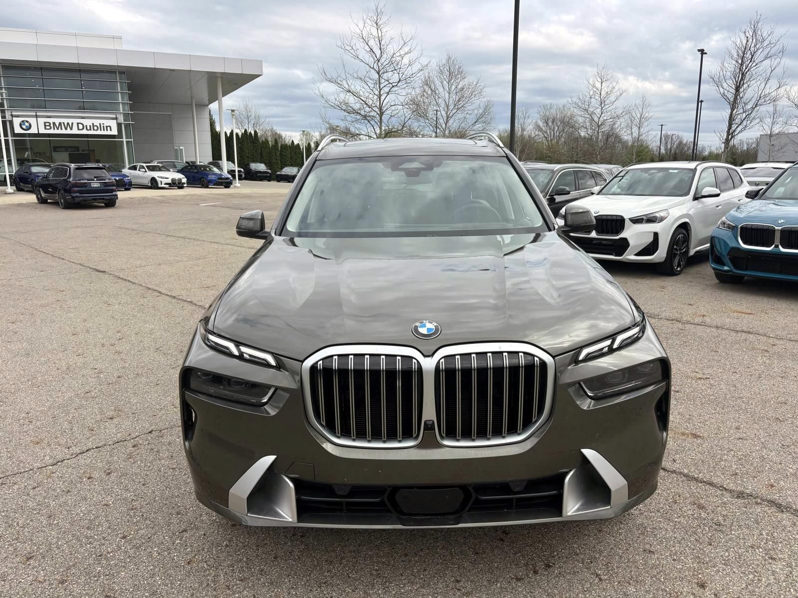 Used 2026 BMW X7 xDrive40i w/ Premium Package AWD/4WD image 2
