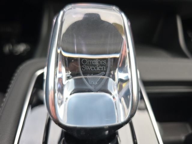 Certified 2025 Volvo XC90 B5 Plus image 38