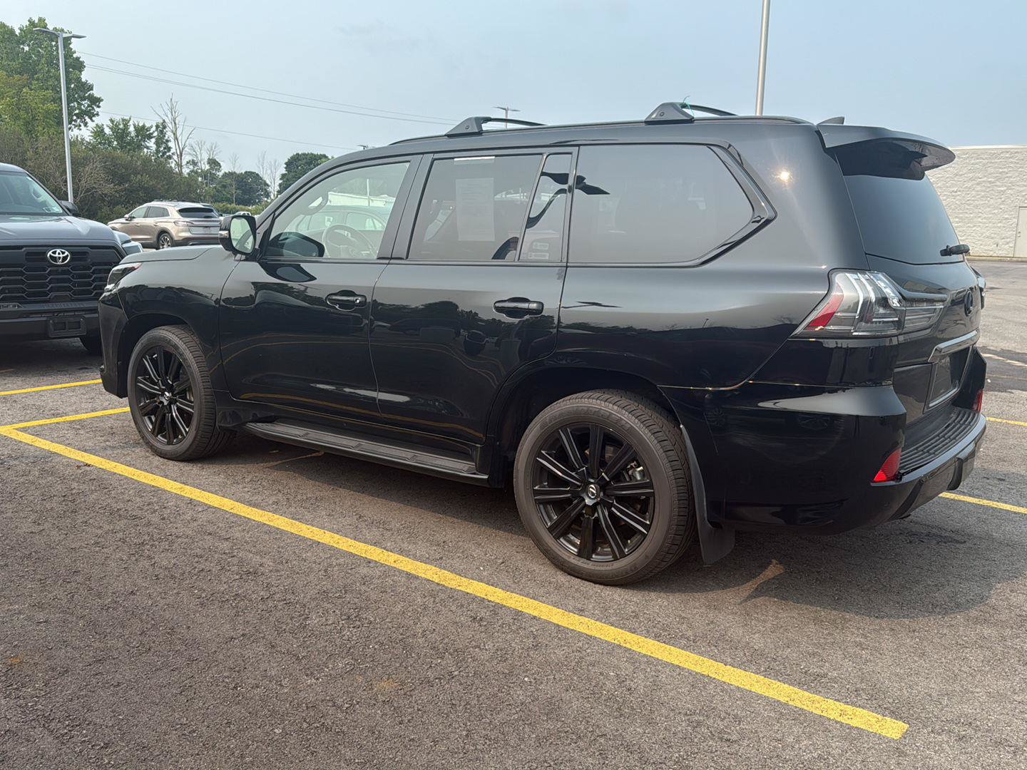 Used 2021 Lexus LX 570 4WD w/ Inspiration Series #2 image 8