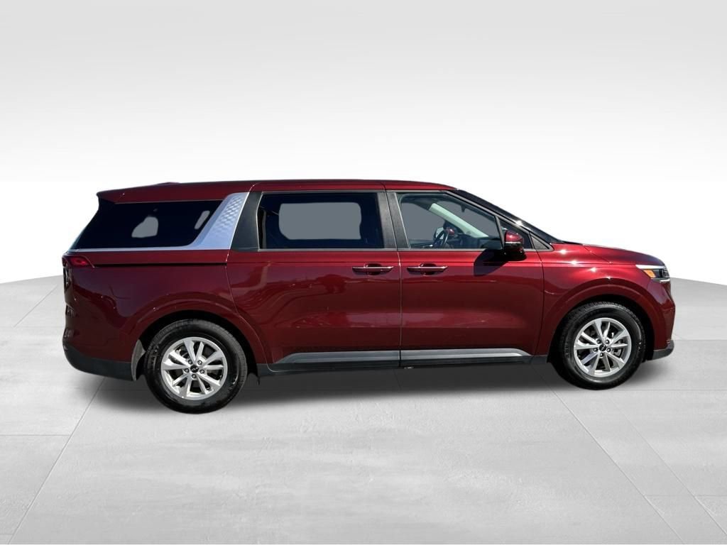 Used 2024 Kia Carnival LX image 8