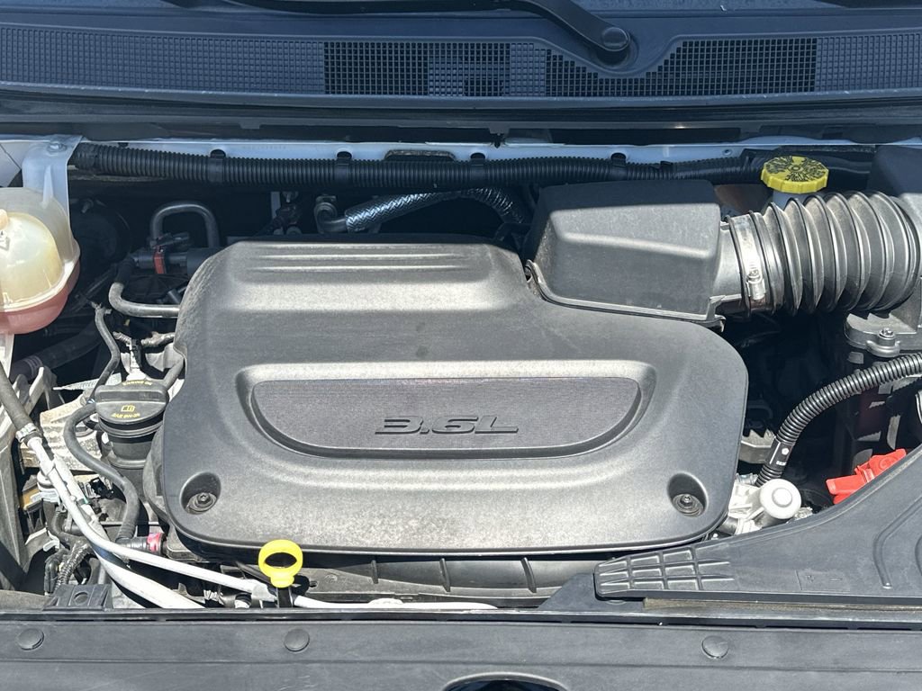 Used 2023 Chrysler Pacifica Touring-L FWD image 12