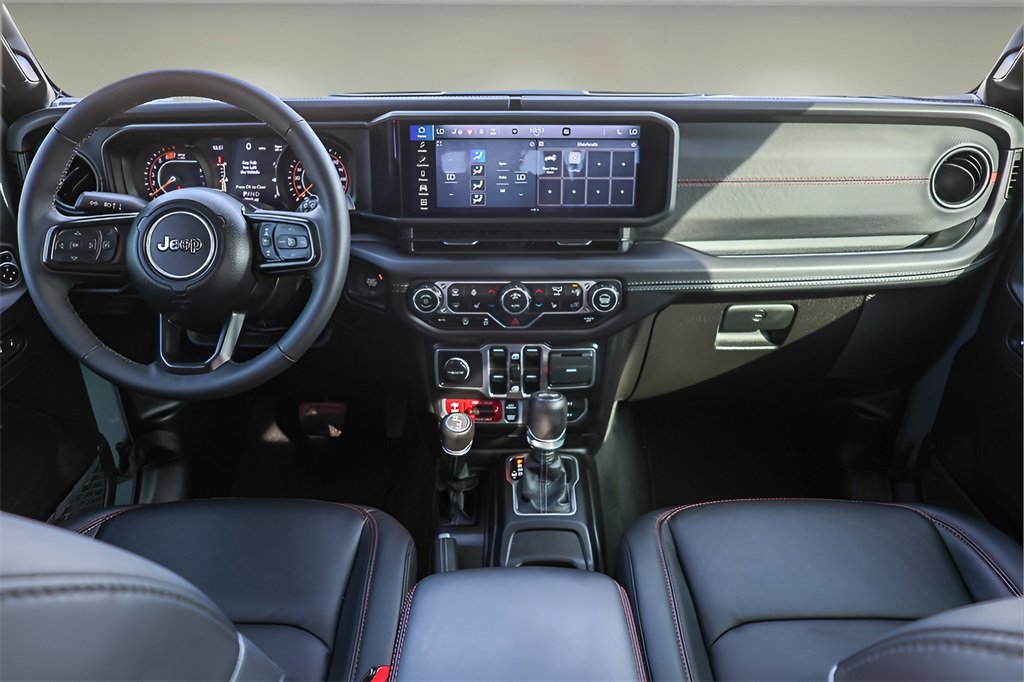 Used 2025 Jeep Wrangler Unlimited Rubicon image 9