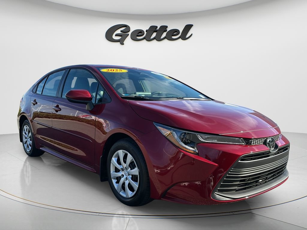 Used 2025 Toyota Corolla LE w/ Convenience Package FWD image 3