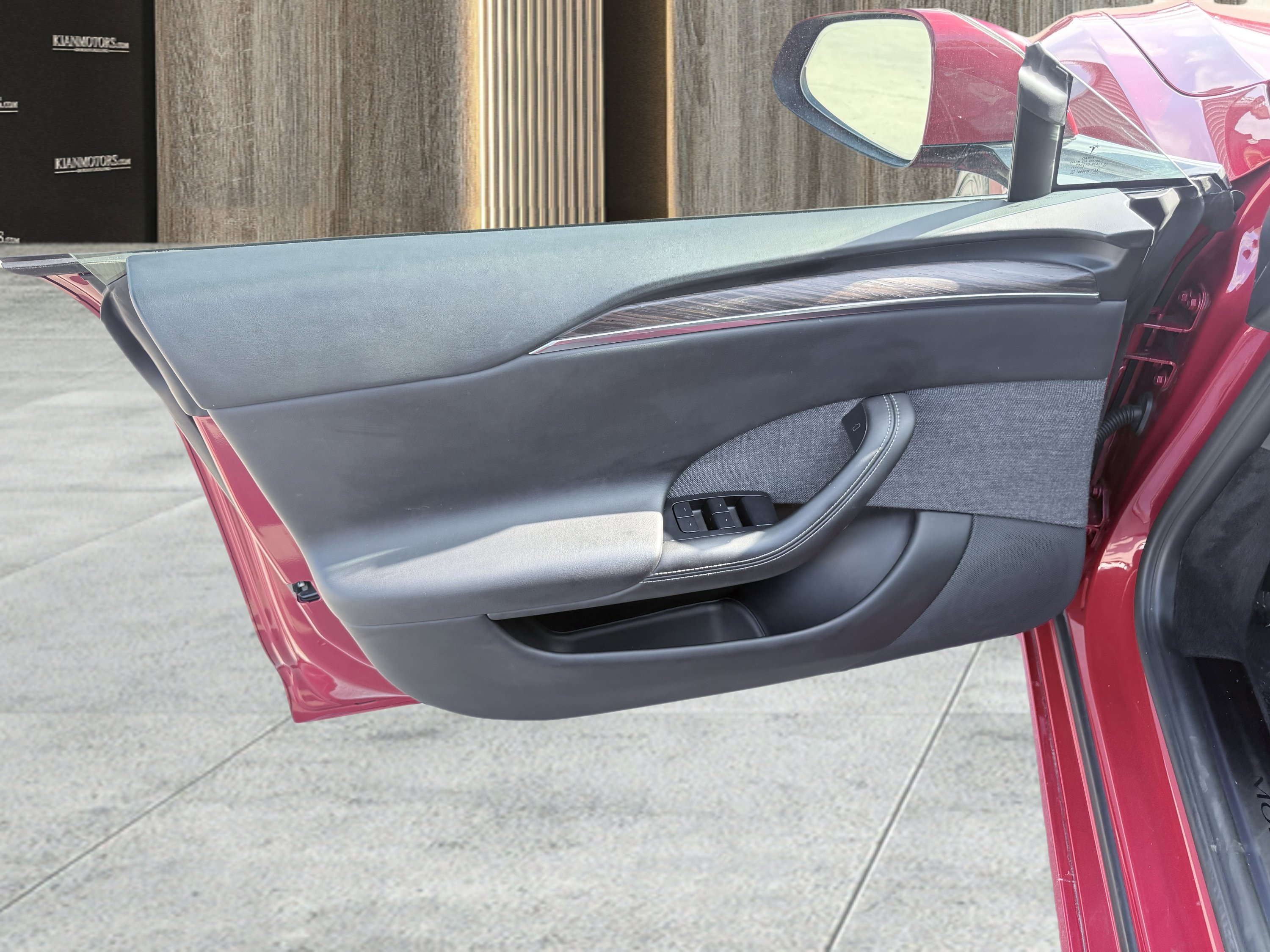 Used 2022 Tesla Model S image 25