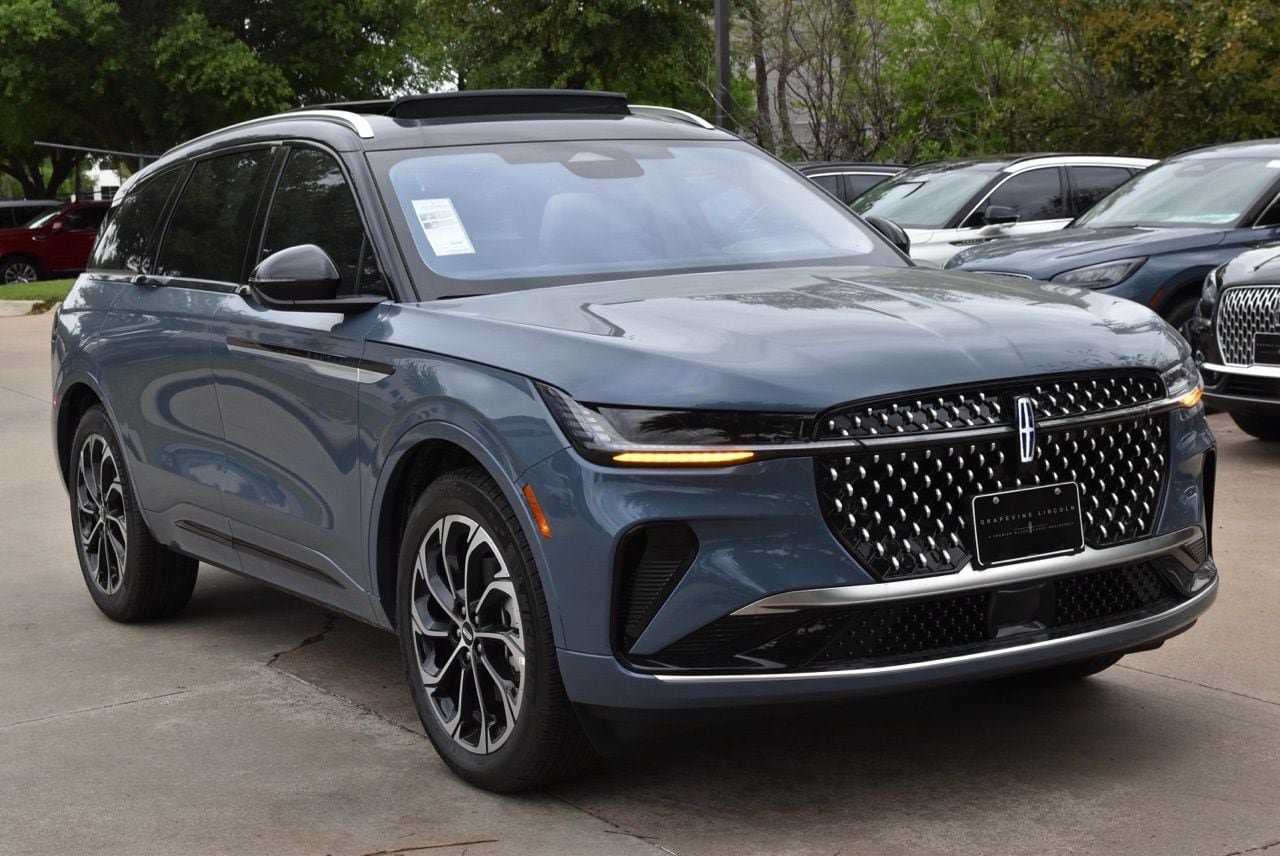 New 2026 Lincoln Nautilus Reserve AWD/4WD image 10