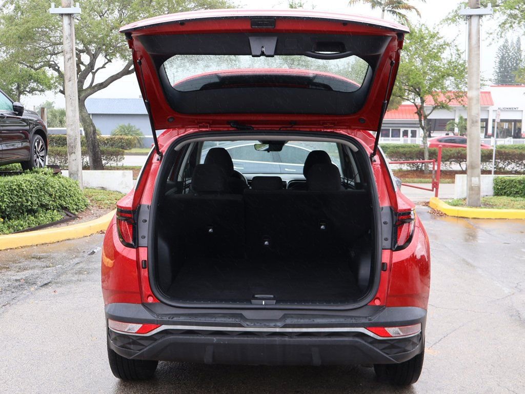 Used 2022 Hyundai Tucson SE image 16