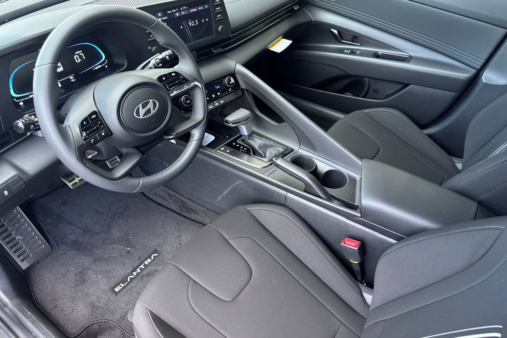 New 2026 Hyundai Elantra Sport image 7