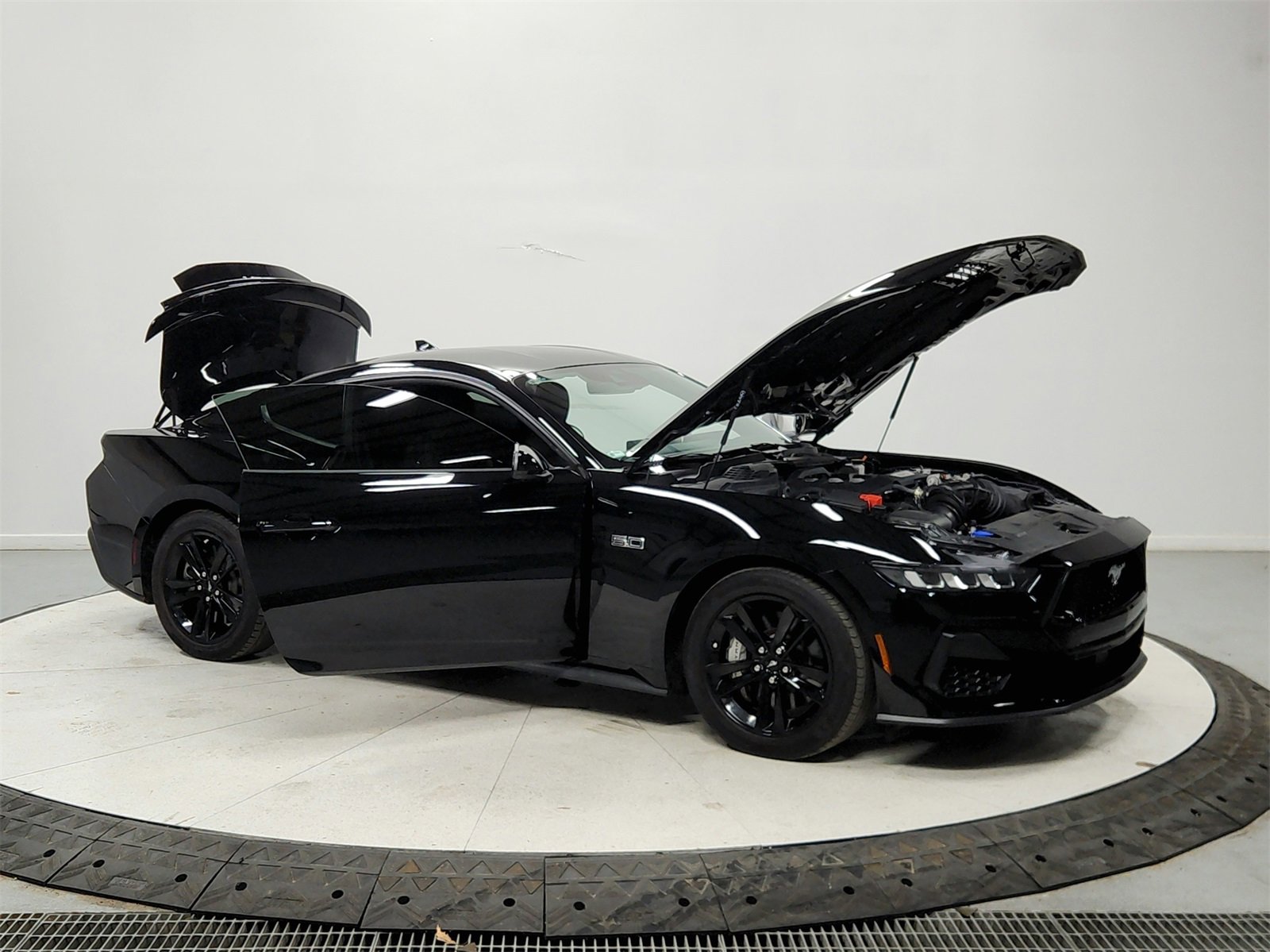 Used 2024 Ford Mustang GT image 9