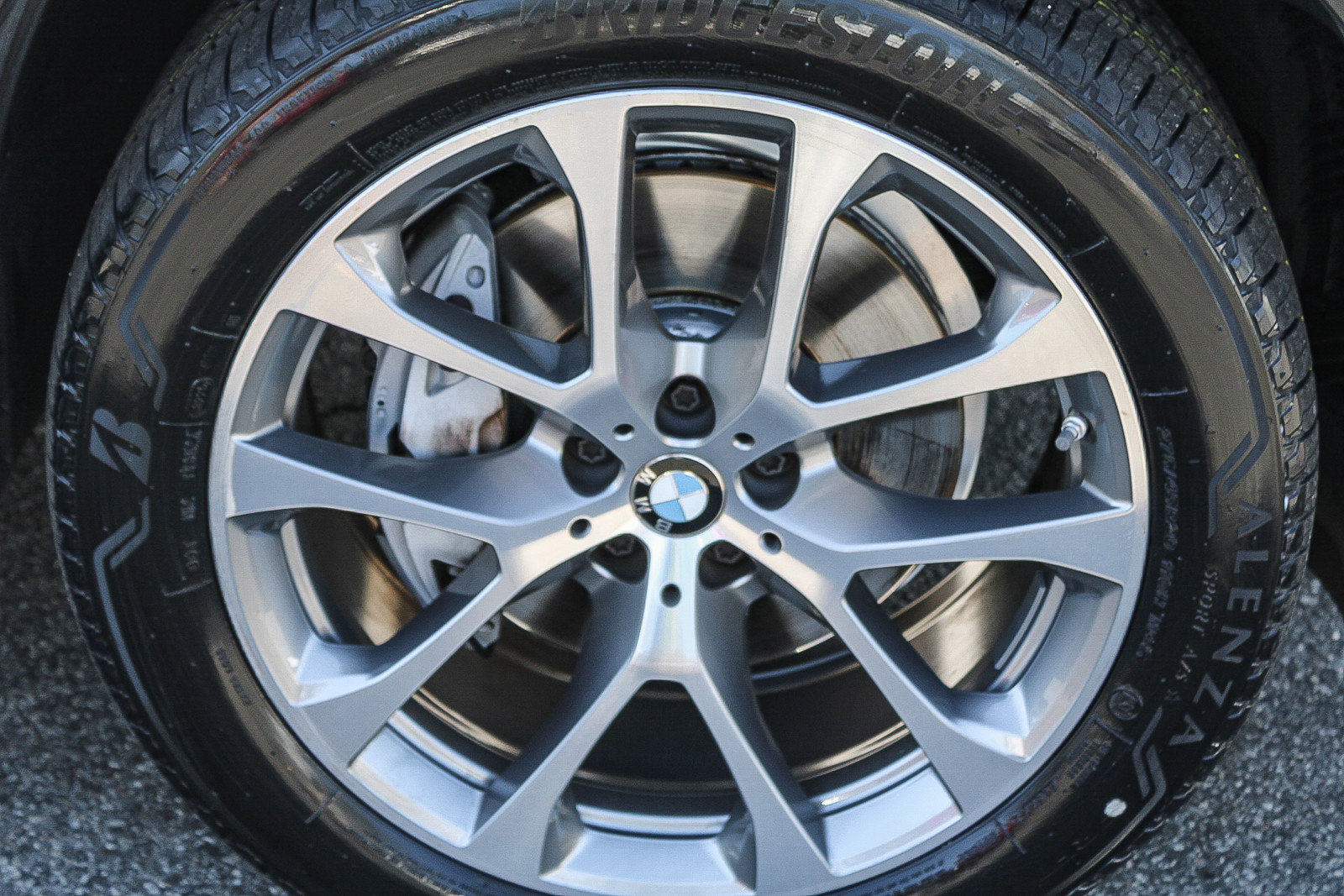 Used 2024 BMW X5 sDrive40i w/ Parking Assistance Package image 10