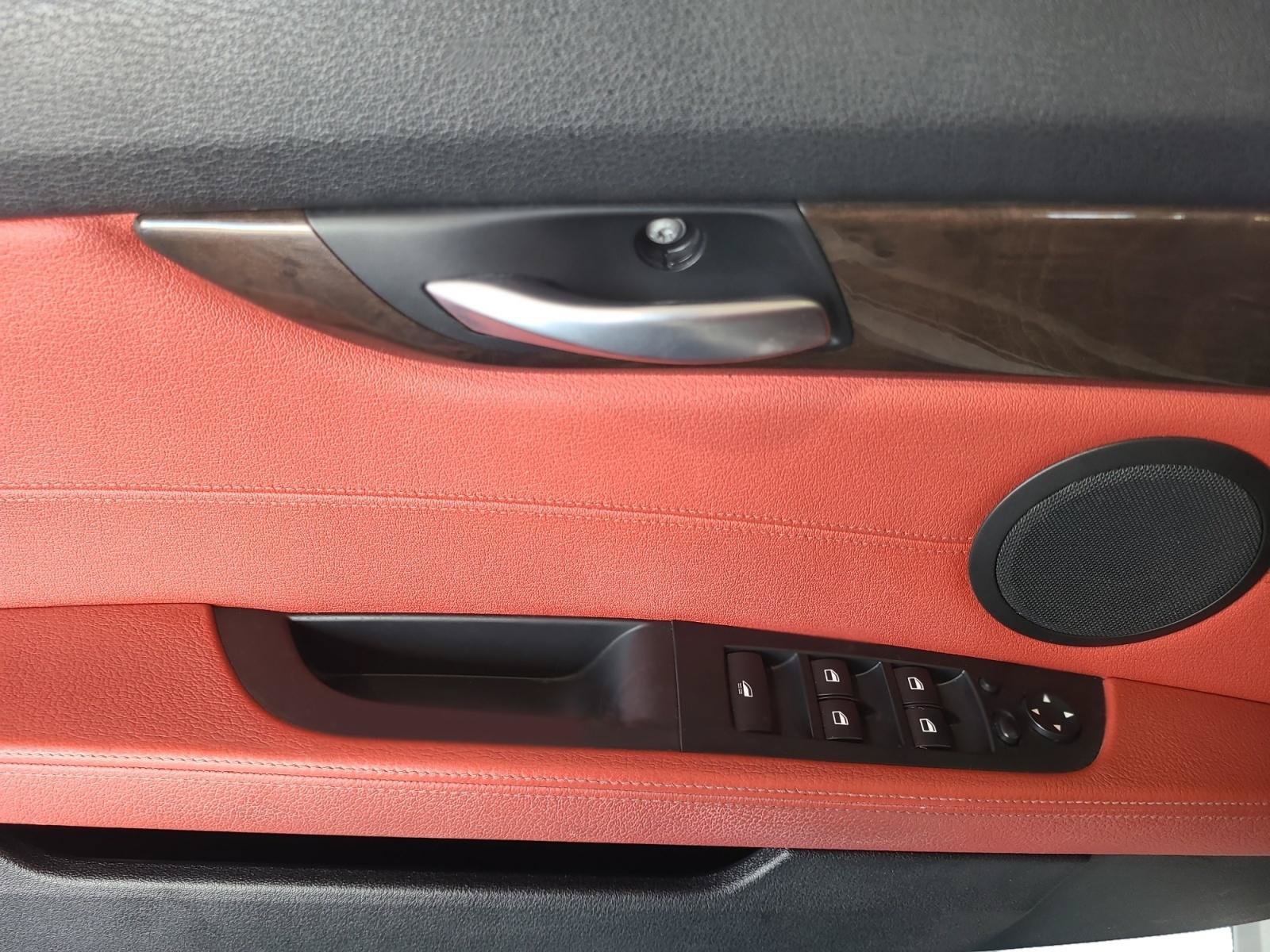 Used 2011 BMW Z4 sDrive30i RWD image 10