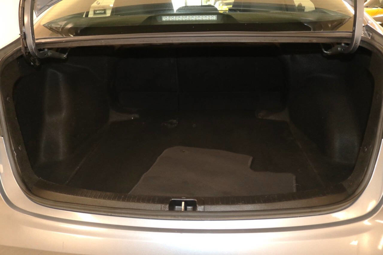 Used 2022 Toyota Corolla LE image 70