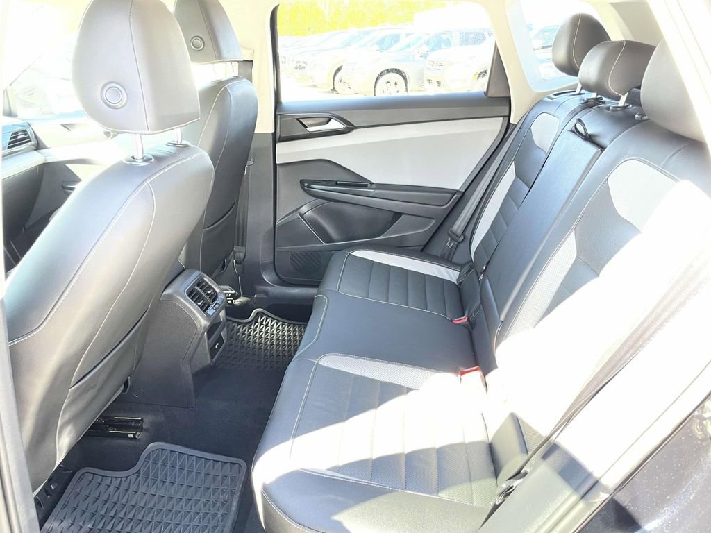 Used 2022 Volkswagen Taos SEL image 12