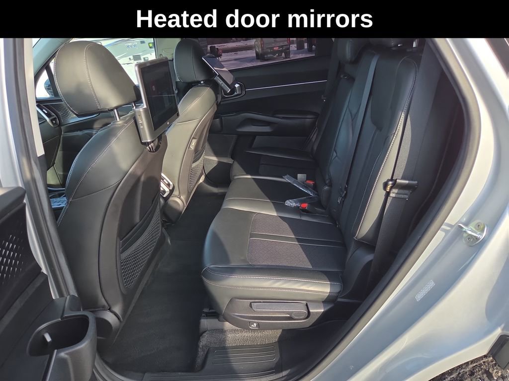 Used 2022 Kia Sorento S w/ Panoramic Sunroof Package image 16