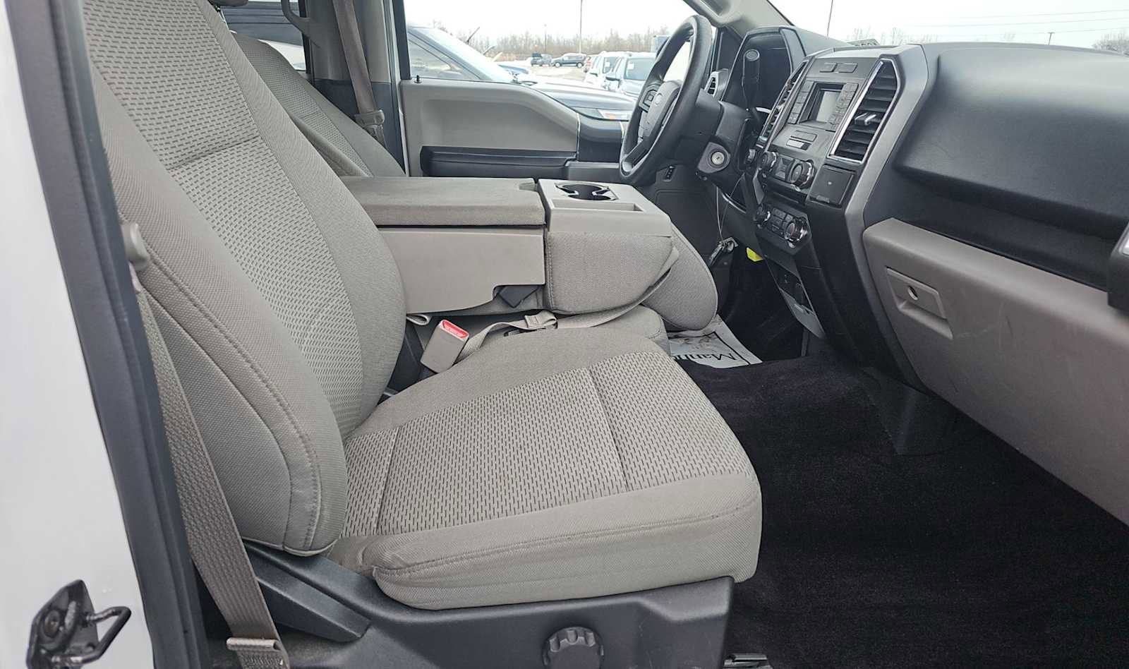 Used 2017 Ford F150 XLT image 13