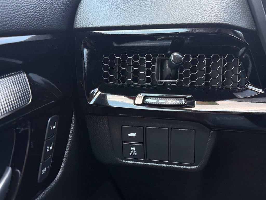 Used 2025 Honda CR-V EX-L image 23