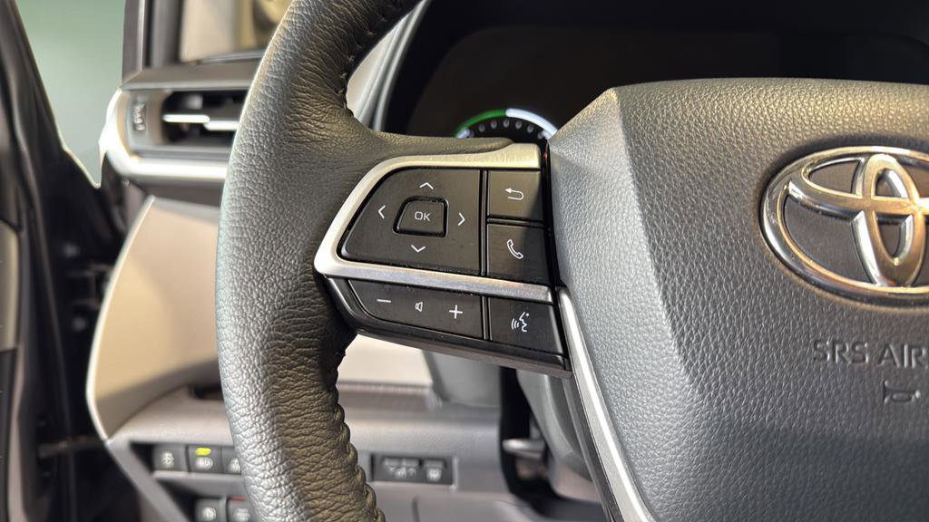 Used 2023 Toyota Sienna XLE w/ XLE Plus Package image 28