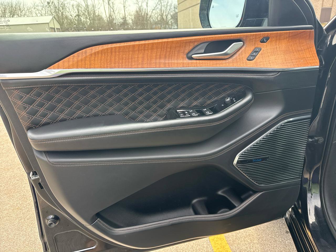 Used 2022 Jeep Grand Cherokee L Summit w/ Advanced Protech Group IV image 9